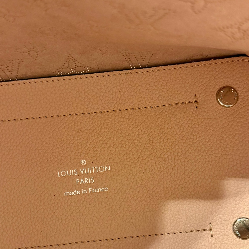 Louis Vuitton Hina PM Handbag Mahina Magnolia - Picture 3 of 5